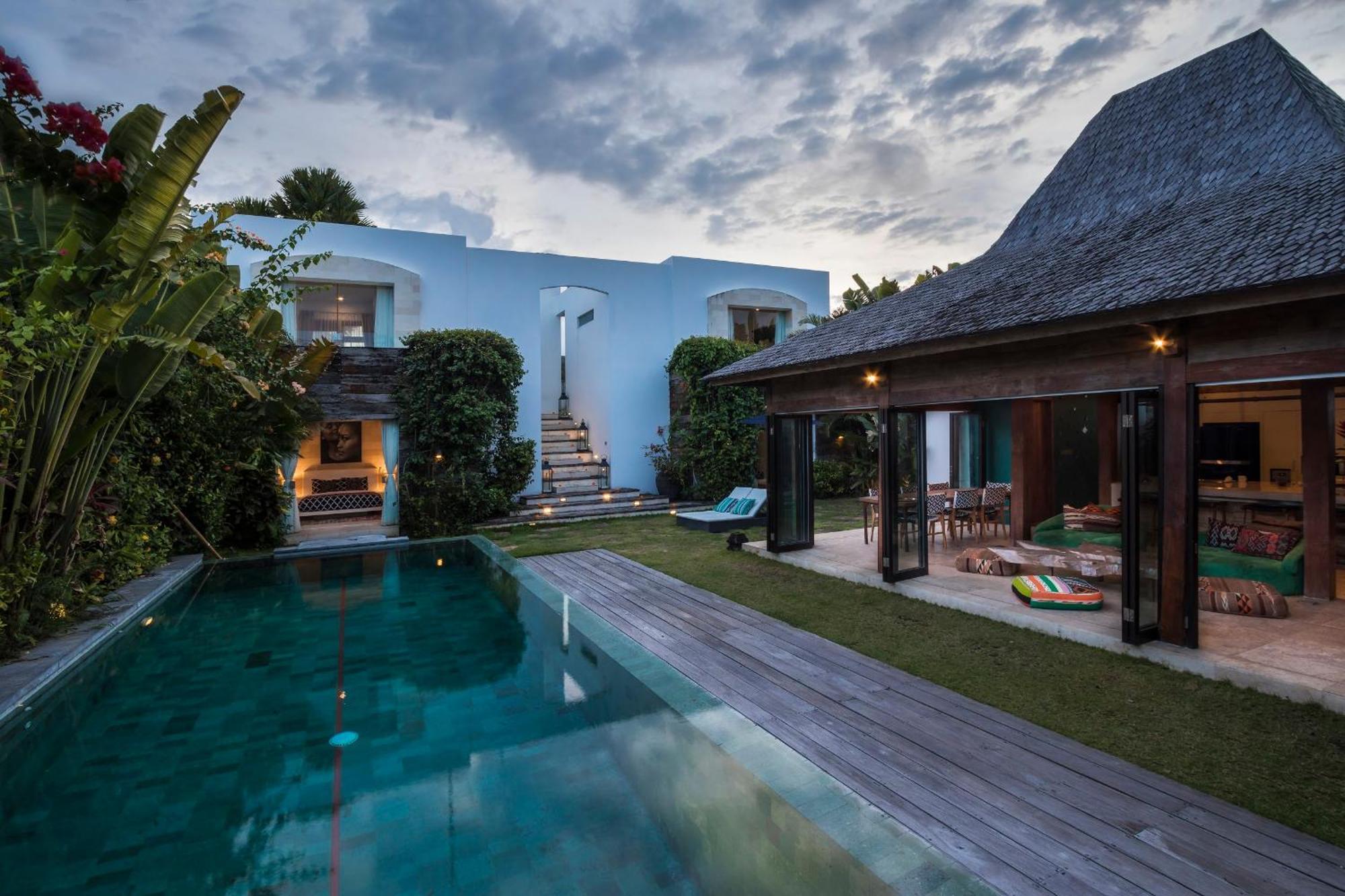 Elegant Villa Casabianca - Tropical Pool & Garden, Near Potato Head Beach Club! Seminyak  Exterior photo