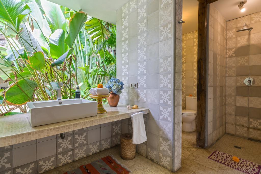 Elegant Villa Casabianca - Tropical Pool & Garden, Near Potato Head Beach Club! Seminyak  Exterior photo